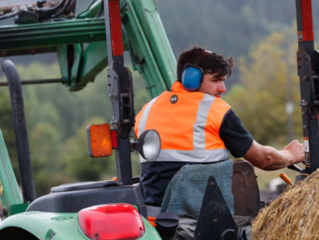 Keep workers and contractors in the loop on your farm.
